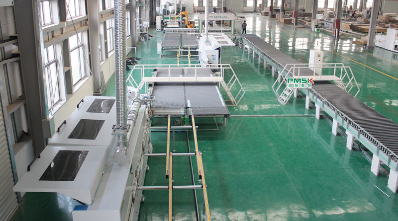 章丘家具廠使用品脈定制家具“4.0”智能生產(chǎn)線，投產(chǎn)運(yùn)行