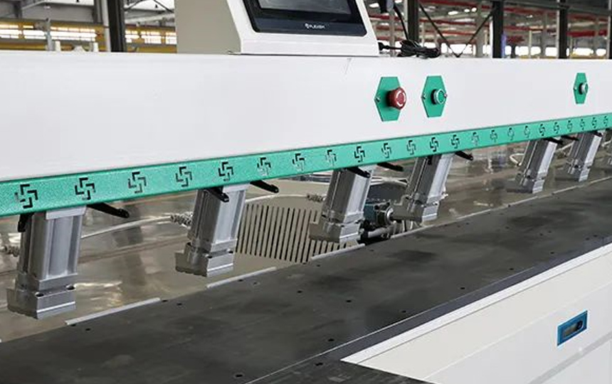 側孔機設備細節08